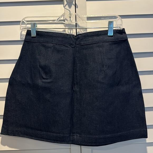 WeWoreWhat NWT Indigo Comfort Denim Mini Skirt. - Picture 4 of 6